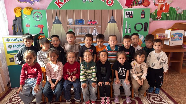 "Қыз Жібек" ересек тобы 4 жастағы, 25 бала